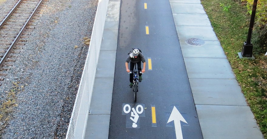Cedar Lake Trail in Minneapolis, Minnesota | Photo by Tony Hull, Toole Design Group