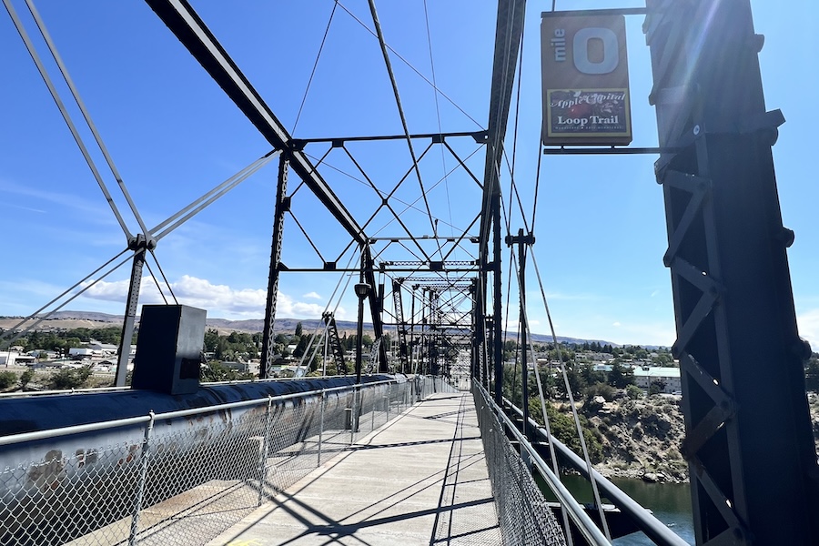 Wenatchee's Columbia River Bridge | Photo by Robert Annis