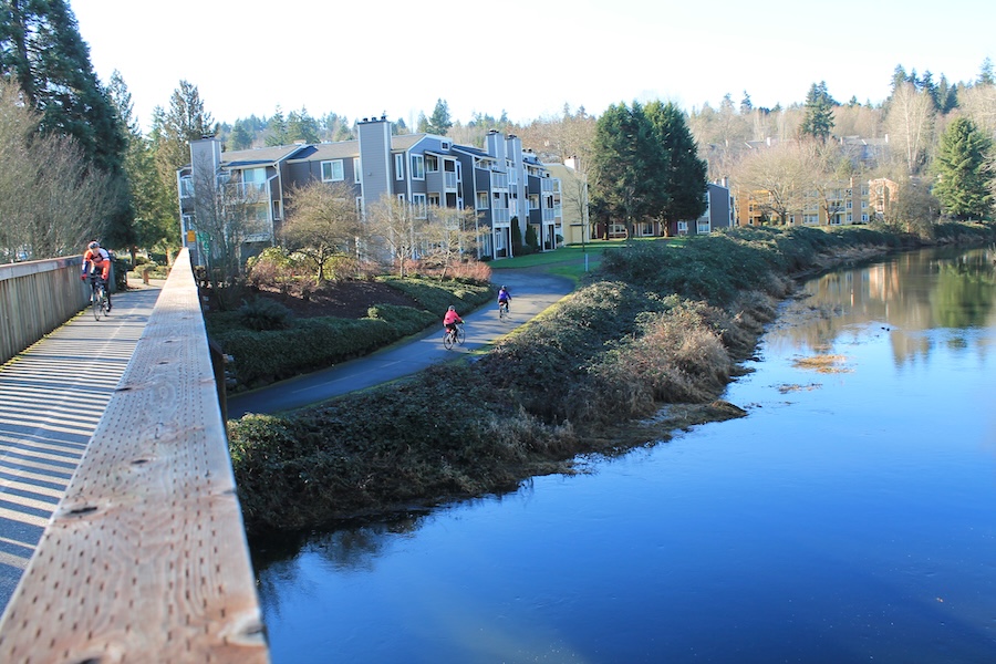 The riverside Sammamish River Trail runs 11 miles through Seattle’s eastern suburbs and brings travelers through Woodinville’s wine country. | Photos by Gene Bisbee