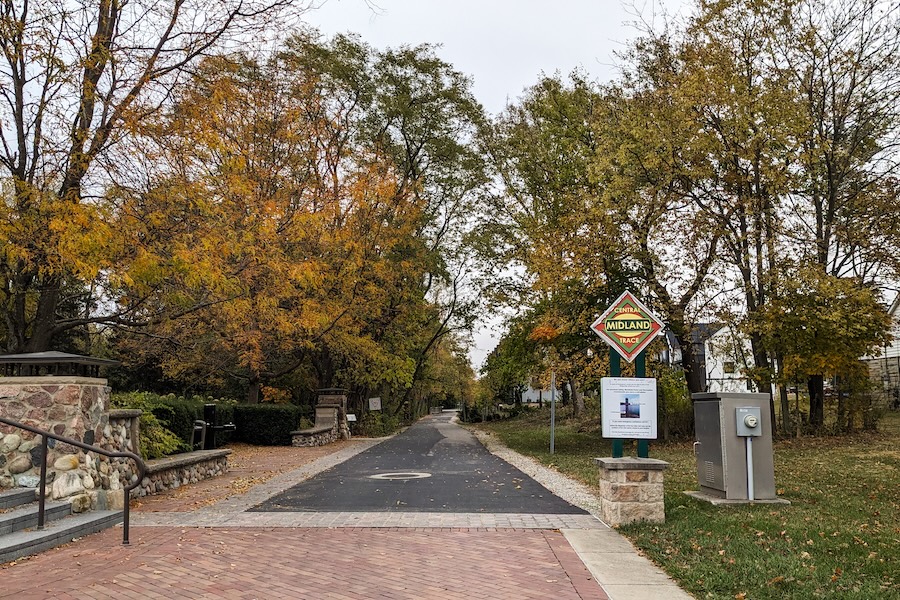 Trail signage alongIndiana's Midland Trace | Photo by Laura Stark