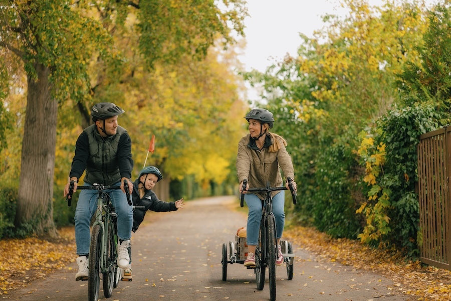 Family biking with cargo bikes | Photo courtesy of Burley