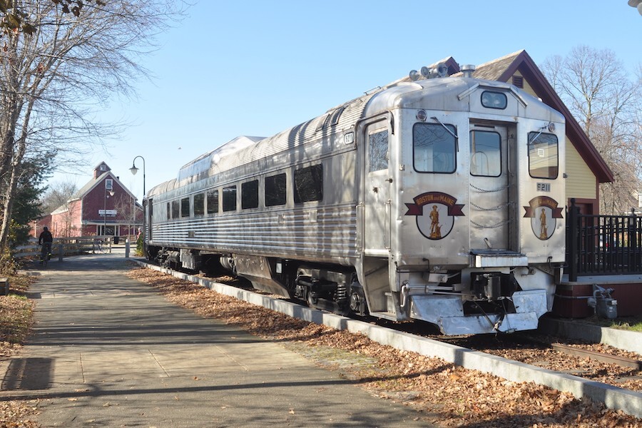 The 10-mile Minuteman Commuter Bikeway travels through the famous Revolutionary towns of Arlington and Lexington. Nods to the trail’s railroad history can also be found with restored depots, a freight house and a rail car. Photo by Andrew Riedl.