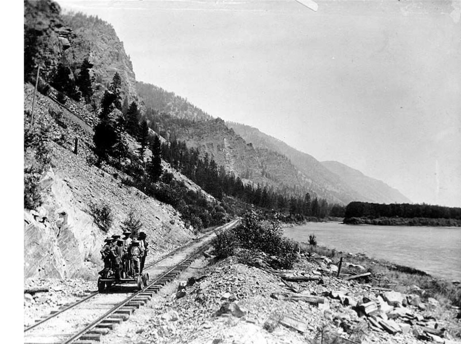 Chinese laborers on the Northern Pacific line | Photo courtesy University of Washington Libraries, Special Collections, UW522
