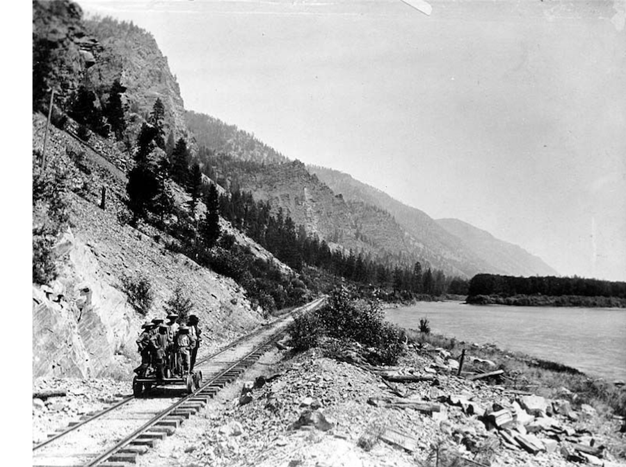 Chinese laborers on the Northern Pacific line | Photo courtesy University of Washington Libraries, Special Collections, UW522