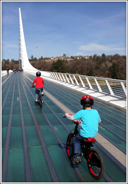 Photo of young cyclists on the Sundial Bridge © Michael Starghill Jr.