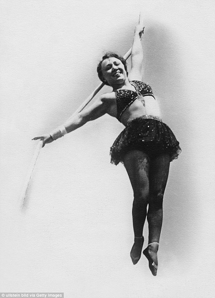Roman Rings and Swivel Rope artist Lillian Leitzel (1891-1931) | Photo courtesy International Circus Hall of Fame. Used with permission.