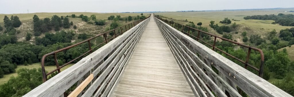 The bridge over Niobrara River near Valentine on the Cowboy Trail | Photo by Frank Meier Aeschbacher