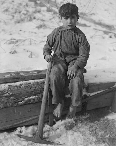 A Scott’s Run miner’s child in 1936 | Photo by Lewis Hine