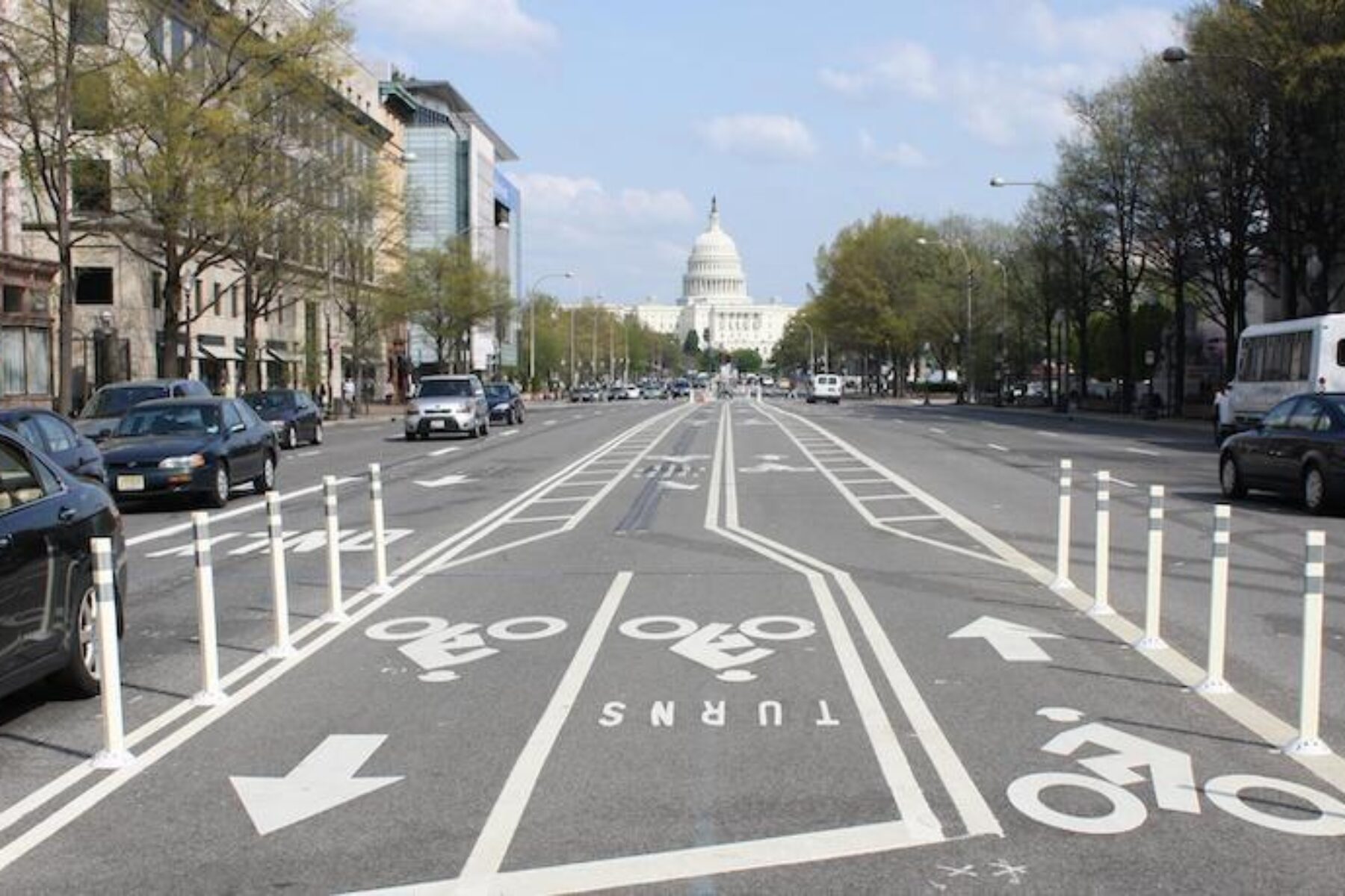 A two-way cycle track in the median of Pennsylvania Ave. in Washington, D.C. - Photo by Elvert Barnes courtesy pedbikeimages.org