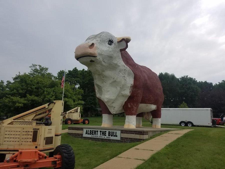 Albert the Bull along the T-Bone Trail | Photo courtesy Shevonne and Pat Travers