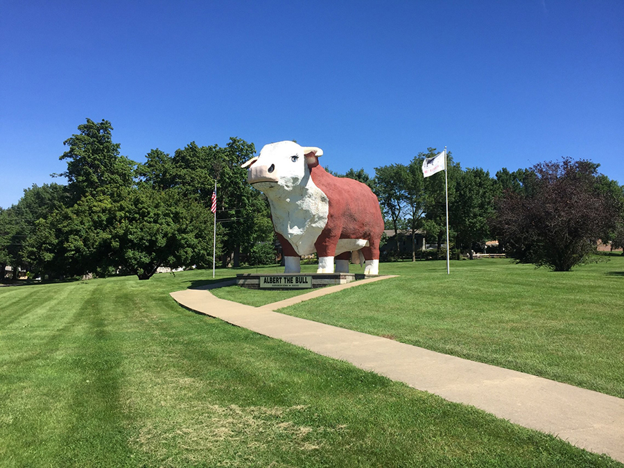 Albert, the World's Largest Bull, along the T-Bone Trail in Iowa | Photo by Brandi Horton