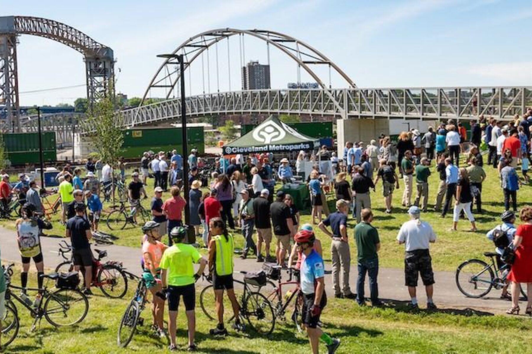 Along the Wendy Park Bridge and Cleveland Foundation Centennial Lake Link Trail in Ohio | Courtesy Cleveland Metroparks