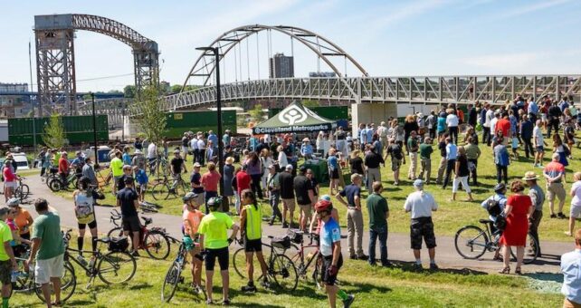 Along the Wendy Park Bridge and Cleveland Foundation Centennial Lake Link Trail in Ohio | Courtesy Cleveland Metroparks