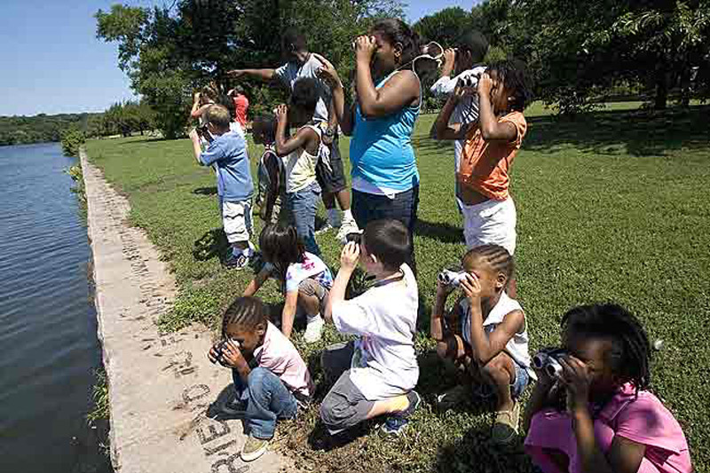 Birdwatching along the Schuylkill River | Photo by Adrian Binns