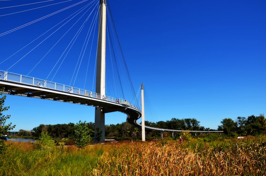 Bob Kerrey Pedestrian Bridge connecting Council Bluffs, Iowa, to Omaha, Nebraska | Photo by John Carrel | CC BY-NC-ND 2.0