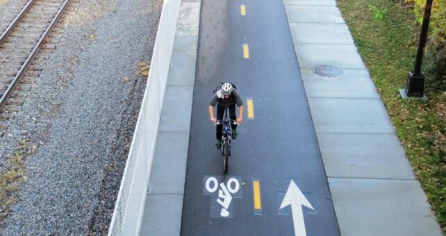 Cedar Lake Trail in Minneapolis, Minnesota | Photo by Tony Hull, Toole Design Group