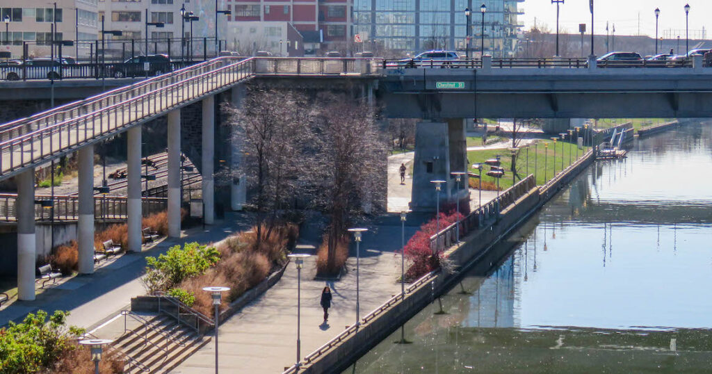 Center City at Chestnut Street along Pennsylvania's Schuylkill River Trail | Photo courtesy SRDC