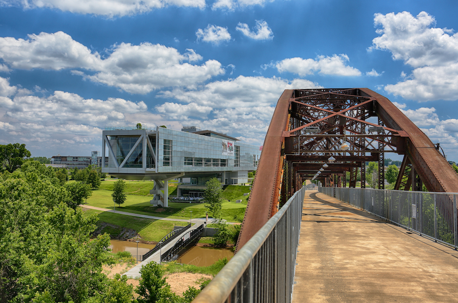 Clinton Presidential Library and Museum along the Arkansas River Trail | Photo by Scott Stark