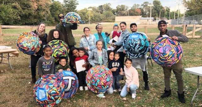 Community Painting Day with artist Jay Coreano along Pennsylvania's Tacony Creek Trail | Photo courtesy Tookany-Tacony-Frankford Watershed Partnership, Inc