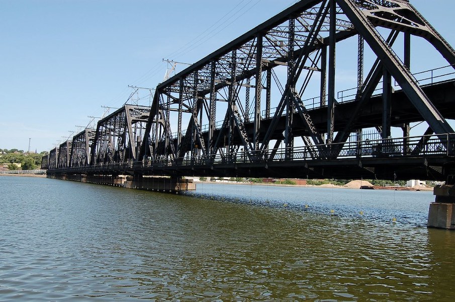 Government Bridge connecting Davenport, Iowa, and Rock Island, Illinois | Courtesy Joetography LLC | CC BY-NC 2.0