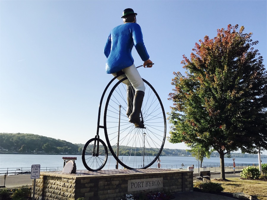 Illinois' Great River Trail in Port Byron | Photo by Barbara Cray