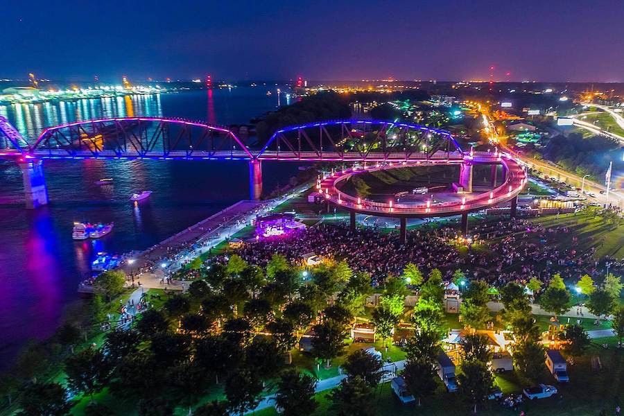 Kentucky's Big Four Bridge | Photo by Sandor C. Zaldivar, courtesy TrailLink user mlwlouky59