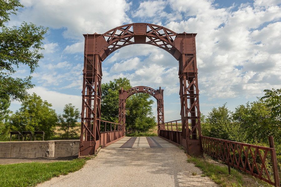 Lift Bridge, Hennepin Canal Parkway | Photo courtesy of Thomas Photographic Services, Trails for Illinois