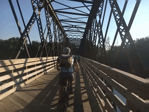 Mantente a la derecha, pasa a la izquierda | Video by Ryan Cree, courtesy Rails-to-Trails Conservancy