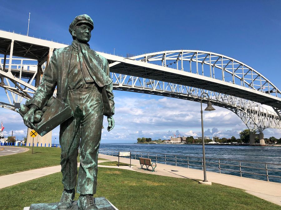 Michigan's Bridge to Bay Trail on the Great Lake-to-Lake Trails Route 1 in Port Huron | Photo by Amy S. Eckert