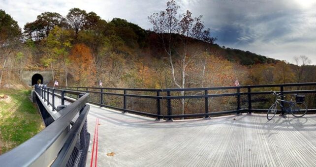 Midway across the span of the Chartiers Creek Bridge | Photo courtesy Kordite | CC by 2.0