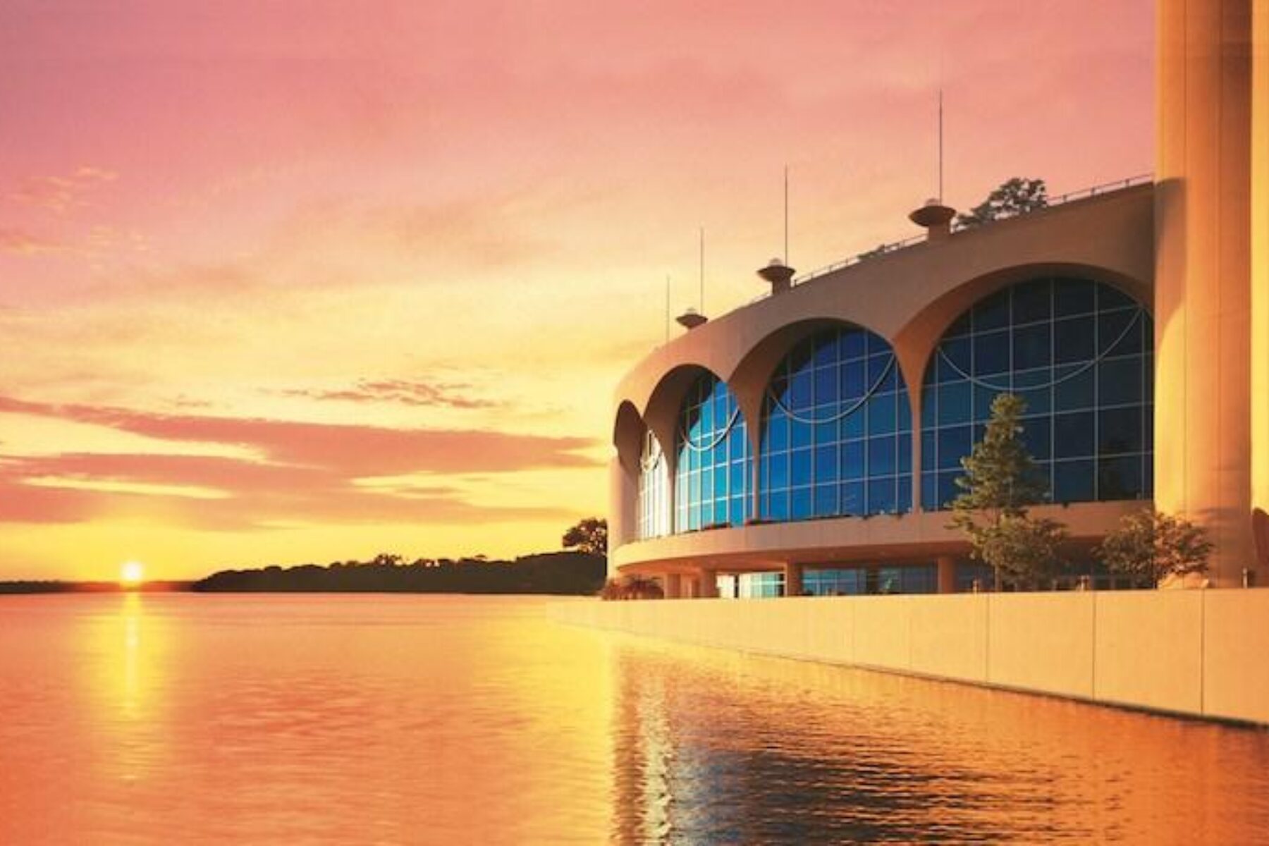 Monona Terrace along Wisconsin's Capital City State Trail | Photo courtesy Travel Wisconsin