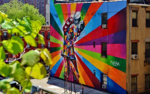 Mural on the High Line in New York City | Photo by Gigi Altarejos