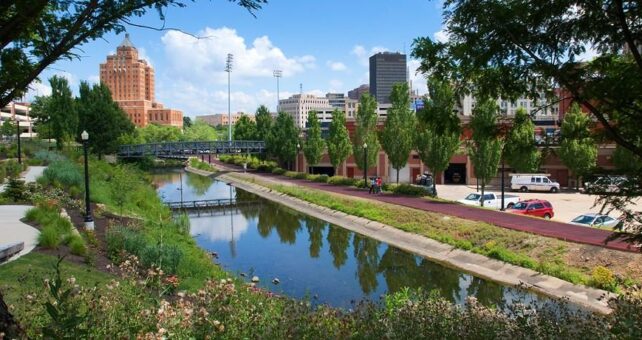 Ohio & Erie Canalway Towpath Trail in downtown Akron | Photo by Bruce Ford, courtesy Summit Metro Parks