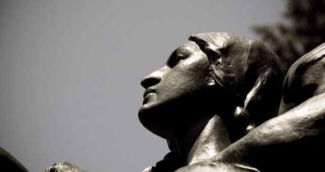 Sacagawea statue | Photo courtesy Charles Dawley | CC by 2.0