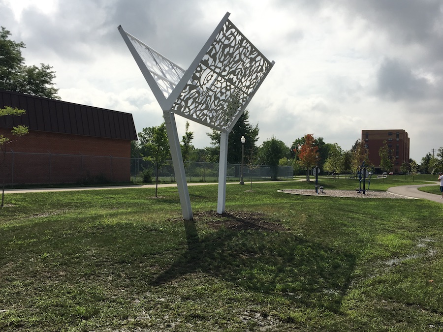 Screen Cloud artwork | Photo by Michael Dimitroff, courtesy Chicago Park District