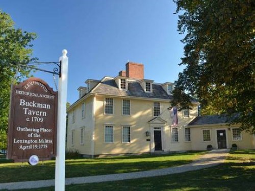 The historic Buckman Tavern in Lexington, Massachusetts | Photo by Paul Bloomfield