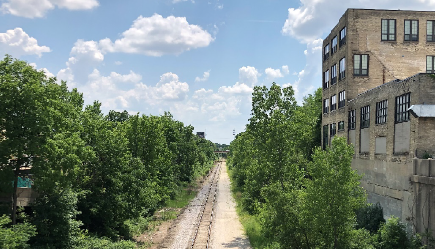 View of the 30th Street corridor in Milwaukee, looking south from the North Avenue Bridge (2020) | Photo courtesy RTC