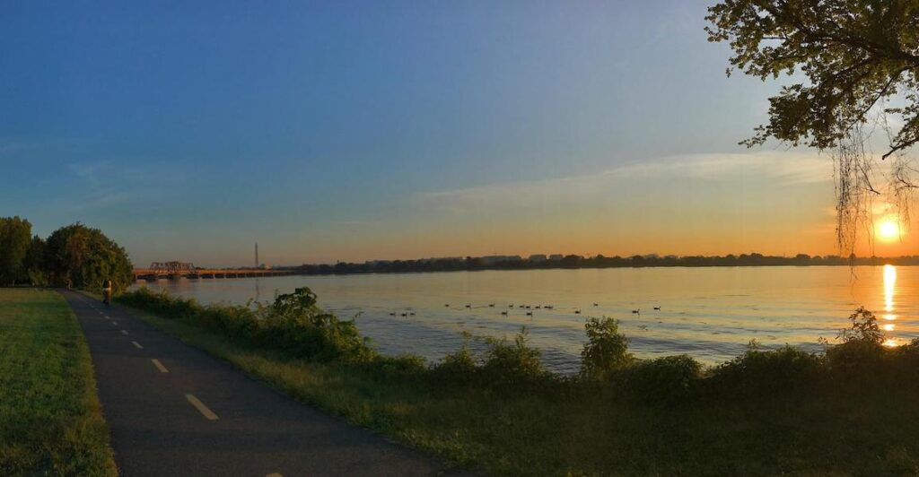 Virginia's Mount Vernon Trail | Photo by Milo Bateman