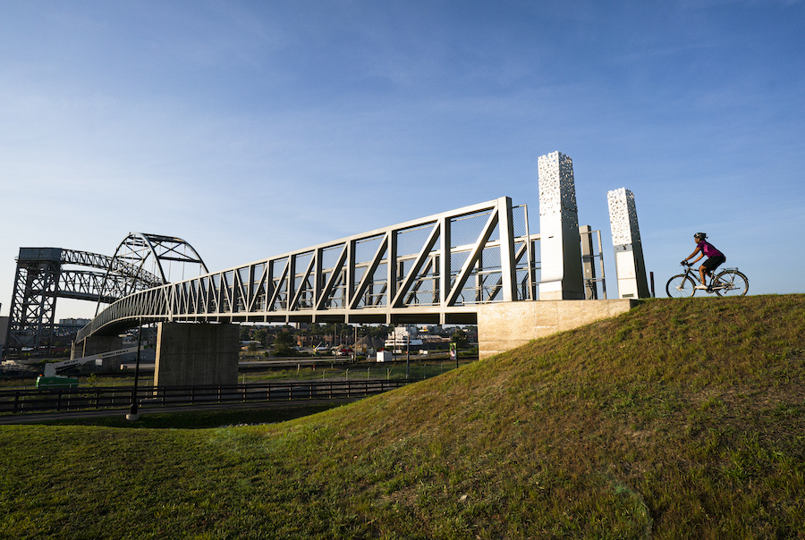 Wendy Park Bridge along the Cleveland Foundation Centennial Lake Link Trail | Photo by Jason Cohn