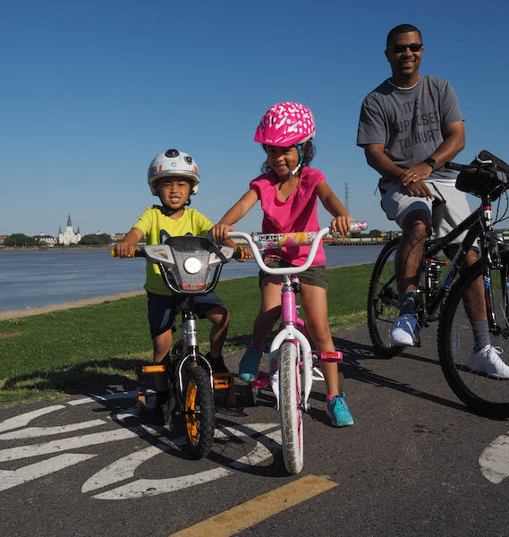 Westbank Mississippi River Levee Trail | Photo by Thomas N. Chapin, courtesy Bike Easy