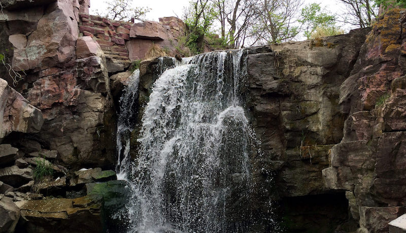 Winnewissa Falls offer a nice contrast to the agricultural lands that surround the Pipestone National Monument and Casey Jones State Trail. | Photo by Anissa Wood | CC BY 2.0