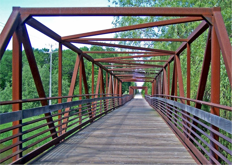 Wisconsin’s Ozaukee Interurban Trail | Photo by Kate Redmond, courtesy Grafton Area Chamber of Commerce