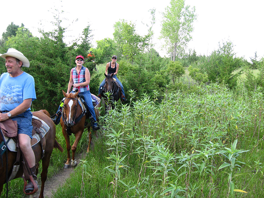 Horse trail along Nebraska's MoPac Trail | Photo by Kathy Newberg, courtesy Nebraska Horse Trails Committee