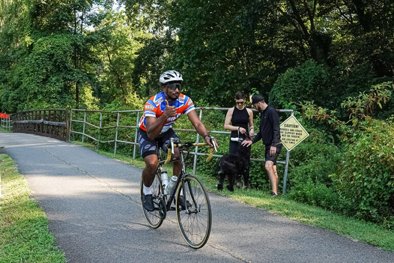 W amp OD Trail is a Beloved Northern - FAVORITE WOD Trail Arlington Virginia Thumbs Up Bicyclist Photo By Albert Ting 768x512