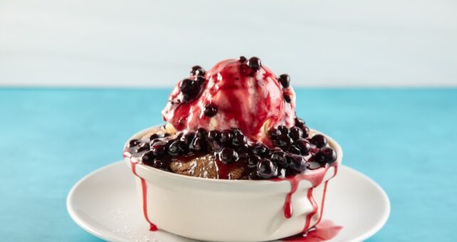 Huckleberry Cobbler at the Coeur d’Alene Resort's Dockside restaurant in Idaho | Photo courtesy Coeur d’Alene Resort