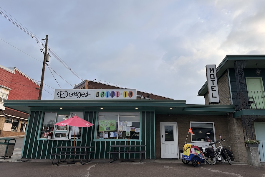 Donges Drive-In and Motel in Meyersdale, Pennsylvania | Photo by Ashlee Stimpson