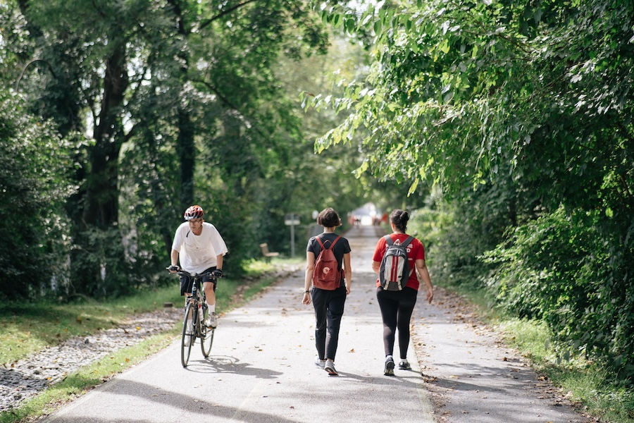 Bicyclist and walkers on Capital Crescent Trail | Hung Tran