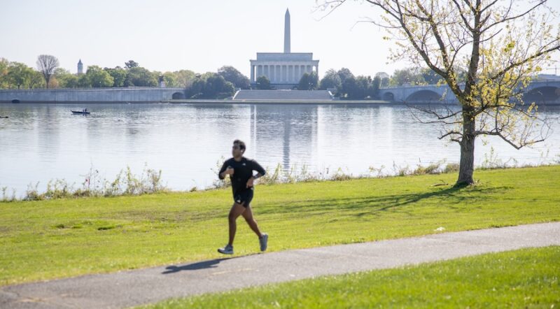 Runner along Virginia's Mount Vernon Trail | Photo By Asa Photography, courtesy Friends of the Mount Vernon Trail